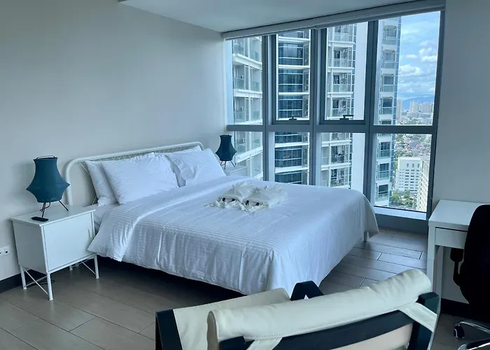 Apartamento Bright 2-bedroom With Pool In Bgc Uptown Manila